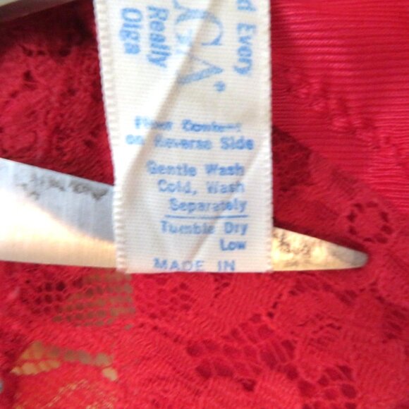 Vintage Olga Red Lace Trim Nylon Camisole Size Small 32 Made In USA - Picture 10 of 12